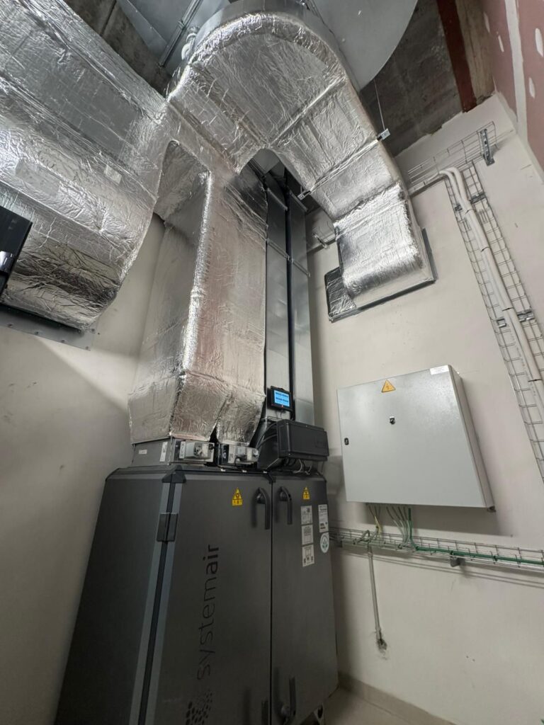pharmacie solidaris centrale de traitement d'air Systemair Group